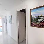 Spacious Seafront Apartamento