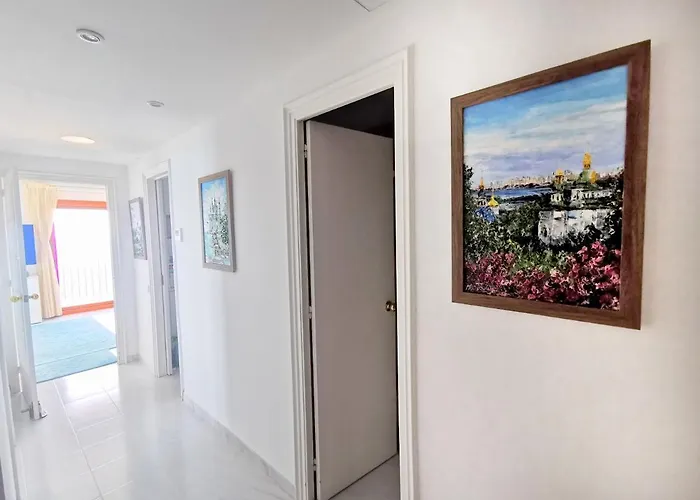 Spacious Seafront Apartmán