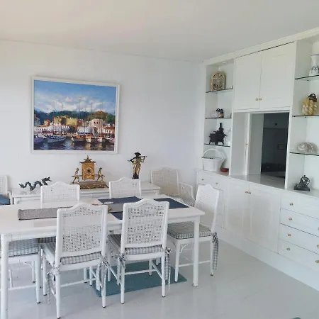 Apartment Spacious Seafront