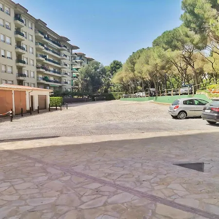 Spacious Seafront Apartment
