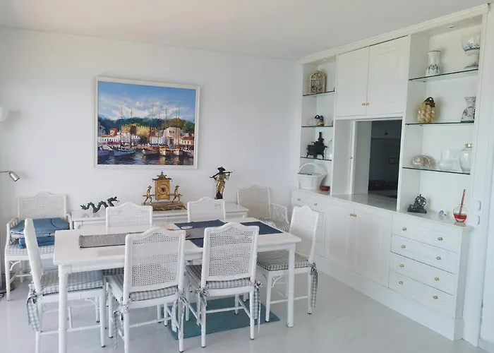 شقة Spacious Seafront