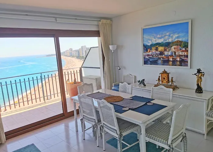 Spacious Seafront شقة *